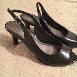Lifestride peep toe heels